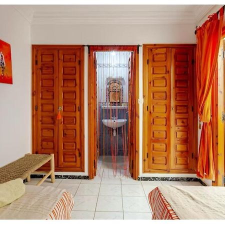 Maison Riad Traditionnel Idealement Situe A Marrakech Marraquexe Exterior foto