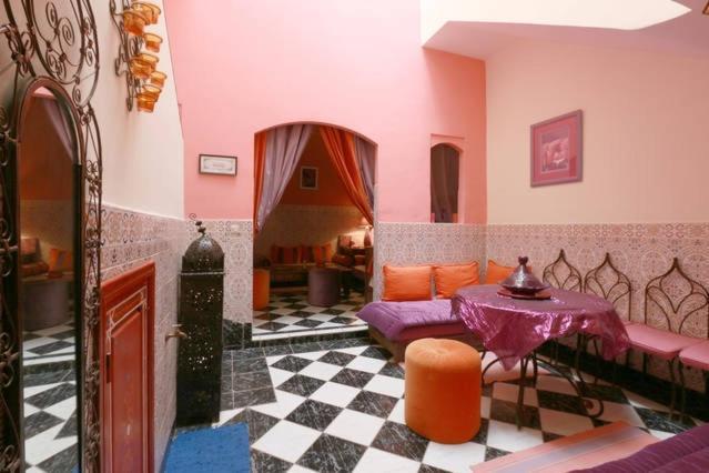 Maison Riad Traditionnel Idealement Situe A Marrakech Marraquexe Exterior foto