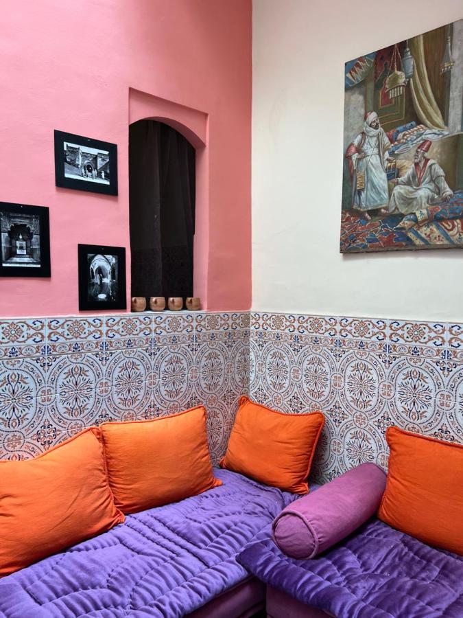 Maison Riad Traditionnel Idealement Situe A Marrakech Marraquexe Exterior foto
