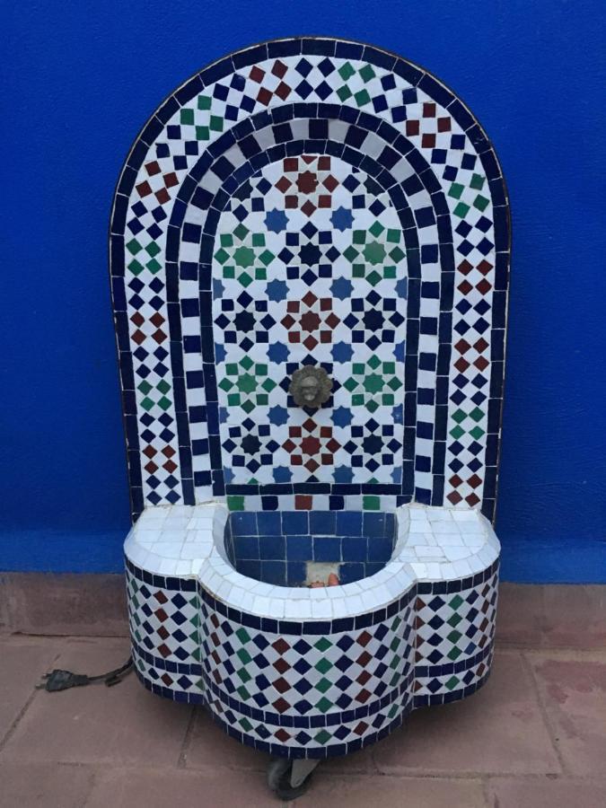 Maison Riad Traditionnel Idealement Situe A Marrakech Marraquexe Exterior foto