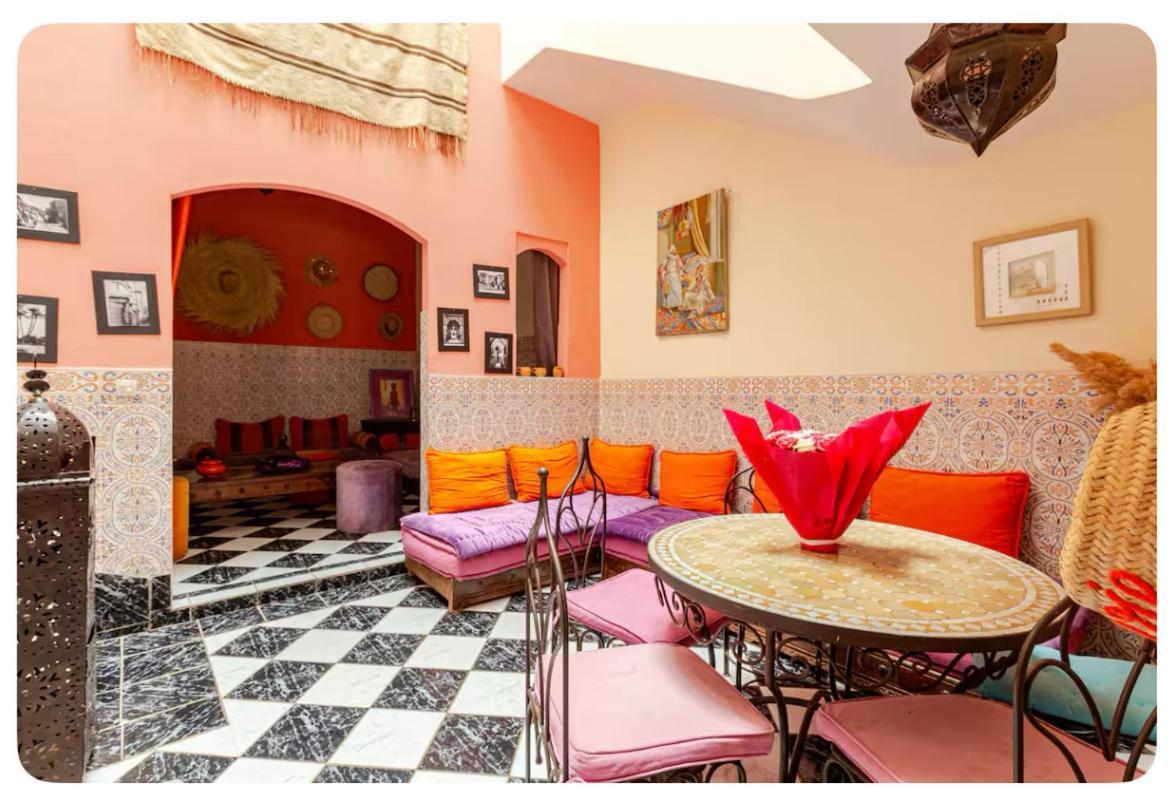 Maison Riad Traditionnel Idealement Situe A Marrakech Marraquexe Exterior foto